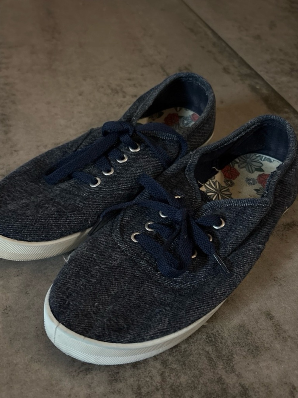 Woman’s Casual Navy Canvas Lace-Up Sneakers
